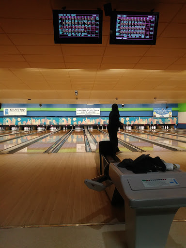 Bowling Alley «Harbor Lanes Bowling Center», reviews and photos, 25419 Jefferson Ave, St Clair Shores, MI 48081, USA