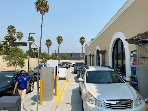 Waterdrops Express Car Wash en Camarillo