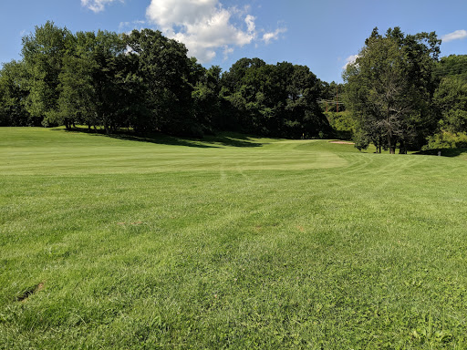 Golf Course «Hunter Memorial Golf Course», reviews and photos, 688 Westfield Rd, Meriden, CT 06450, USA