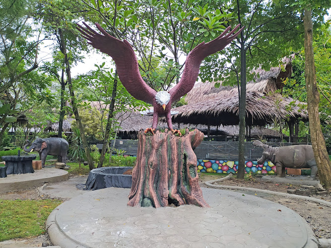 Taman Satwa Cikao Park