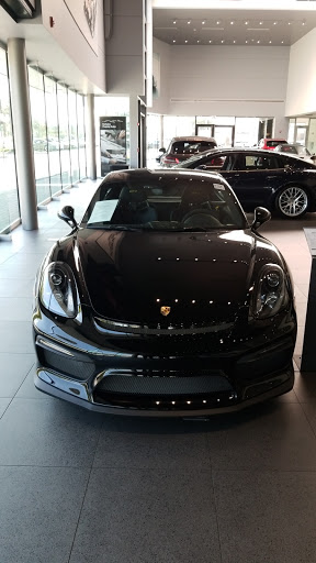 Porsche Dealer «Porsche Exchange», reviews and photos, 2300 Skokie Valley Rd, Highland Park, IL 60035, USA