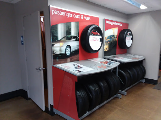 Tire Shop «Firestone Complete Auto Care», reviews and photos, 1111 Lake Air Dr, Waco, TX 76710, USA