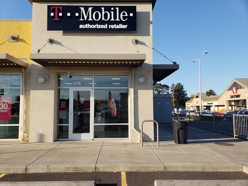 Cell Phone Store «T-Mobile», reviews and photos, 3318 Lancaster Dr NE, Salem, OR 97305, USA