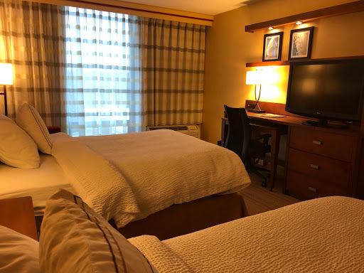 Hotel «Courtyard by Marriott Canton», reviews and photos, 4375 Metro Cir NW, North Canton, OH 44720, USA