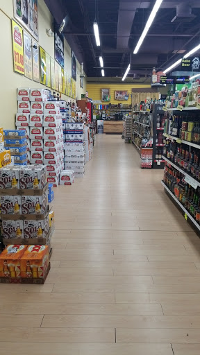 Liquor Store «Fairgrounds Discount Beverages (Liquors)», reviews and photos, 2157 York Rd, Timonium, MD 21093, USA