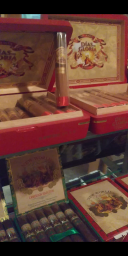 Cigar Shop «Tobacco Road Fine Cigars, Indoor Golf & Gifts.», reviews and photos, 3118 S Cooper St, Arlington, TX 76015, USA
