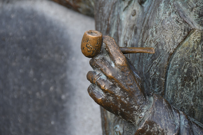 Beoordelingen van Statue de Georges Simenon in Luik - IJzerhandel