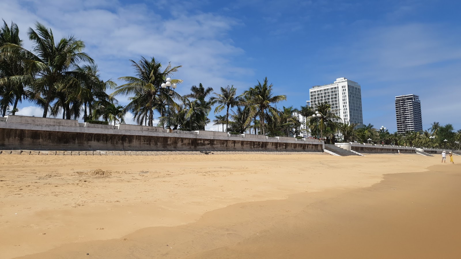 Quy Nhon Beach'in fotoğrafı - rahatlamayı sevenler arasında popüler bir yer