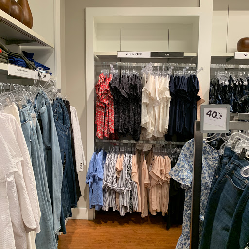 Clothing Store «Banana Republic», reviews and photos, 820 W Stacy Rd, Allen, TX 75013, USA