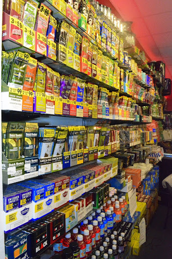 Tobacco Shop «Smoke N Chill Novelties», reviews and photos, 11150 Research Blvd #209, Austin, TX 78759, USA