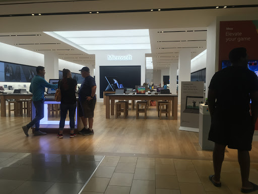 Computer Store «Microsoft Store», reviews and photos, 5015 Westheimer Rd A2421, Houston, TX 77056, USA
