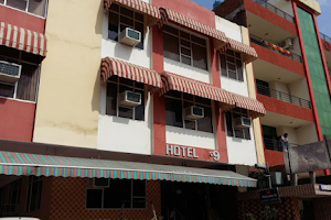 Hotel Apple 9 Jaipur image
