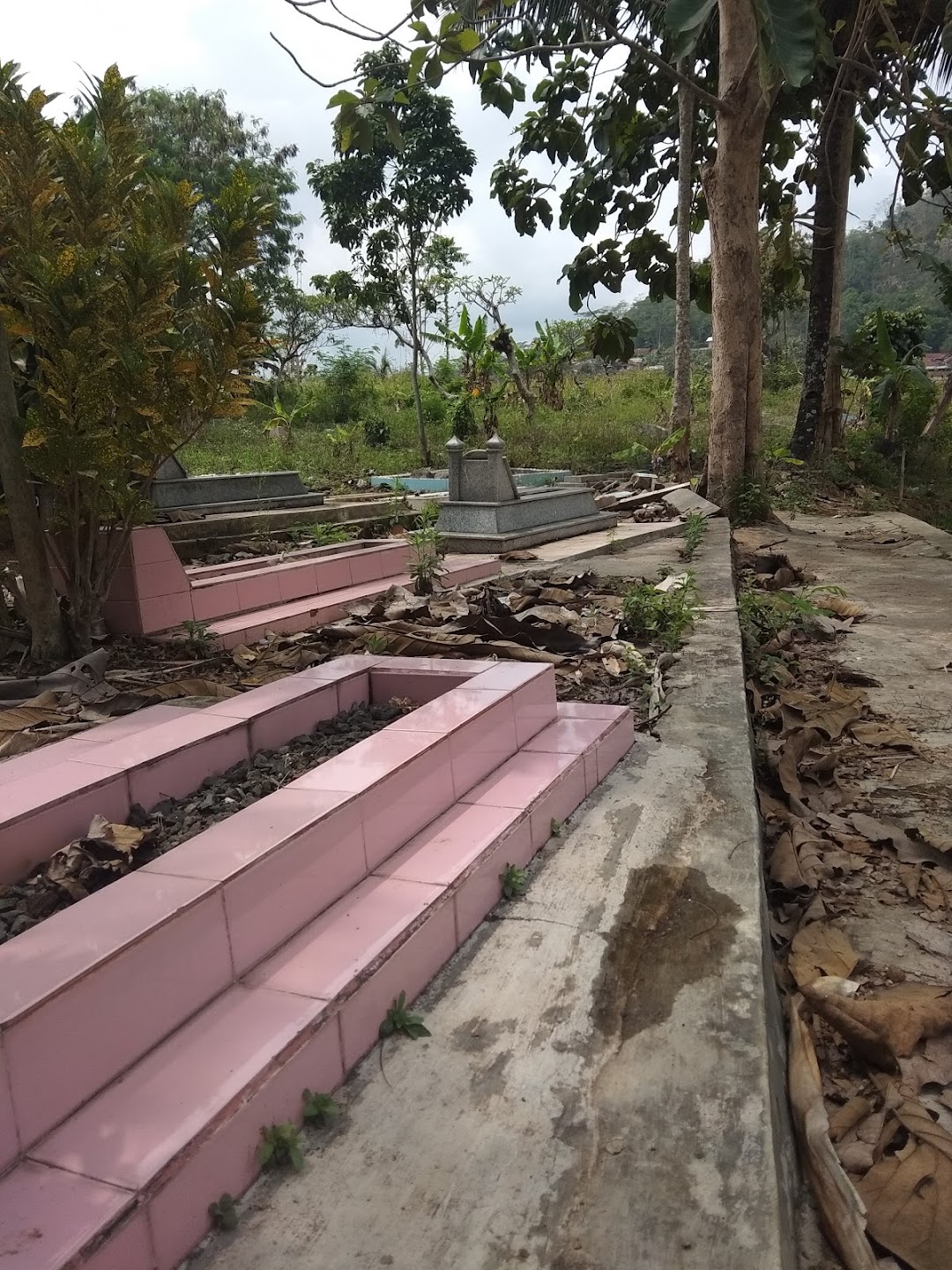 Pemakaman Umum Cimanggu,Leuwibudah.