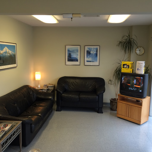 Auto Repair Shop «Henderson Auto», reviews and photos, 9075 SW Burnham St, Tigard, OR 97223, USA