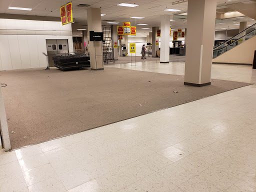 Shopping Mall «ShoppingTown Mall», reviews and photos, 3649 Erie Blvd E, Syracuse, NY 13214, USA