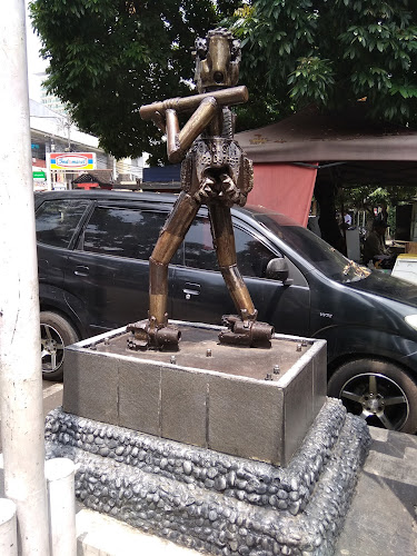 Patung Robot Las