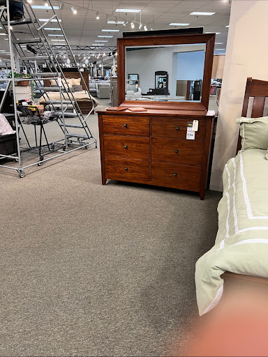Furniture Store «The Dump Furniture Outlet», reviews and photos, 801 N Military Hwy, Norfolk, VA 23502, USA