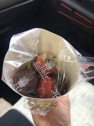 Gift Shop «Edible Arrangements», reviews and photos, 3455 Lithia Pinecrest Rd, Valrico, FL 33596, USA