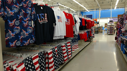 Department Store «Walmart Supercenter», reviews and photos, 30729 Lyon Center Dr, New Hudson, MI 48165, USA