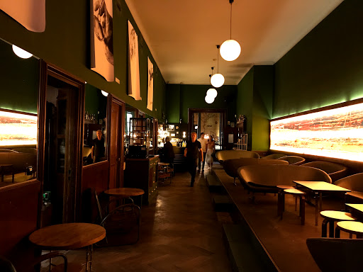 Bars mit reservierten Paaren Munich