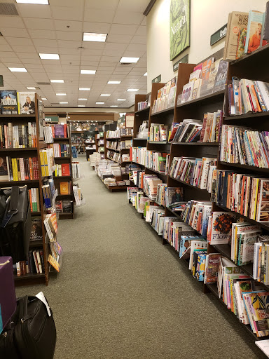 Book Store «Barnes & Noble», reviews and photos, 235 Daniel Webster Hwy, Nashua, NH 03060, USA
