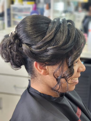 Hair Salon «The Edge-Full Services Salon», reviews and photos, 1941 Lower Hunters Trace, Louisville, KY 40216, USA