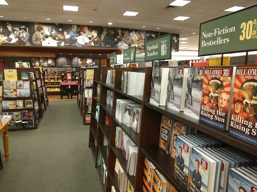 Book Store «Barnes & Noble», reviews and photos, 18025 Garden Way NE, Woodinville, WA 98072, USA