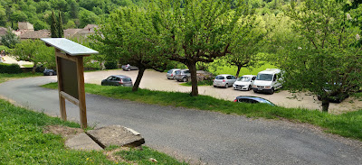 Parking à Bruniquel