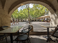 Atmosphère du Restaurant La Famille à Uzès - n°1