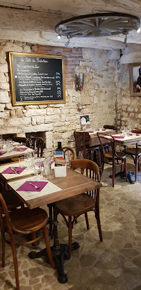Atmosphère du Restaurant l' Antre des Flaveurs - La Table du Producteur à Saint-Cirq-Lapopie - n°11