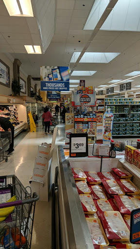 Grocery Store «Stop & Shop», reviews and photos, 141 Main St, Foxborough, MA 02035, USA