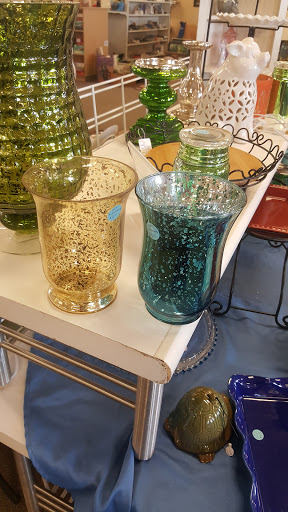 Thrift Store «ditto Upscale Resale of NJ», reviews and photos, 965 Belmont Ave, North Haledon, NJ 07508, USA