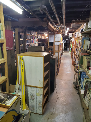 Book Store «Market Square», reviews and photos, 6406 Kinsman Nickerson Rd, Kinsman, OH 44428, USA