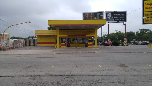 Convenience Store «Yellow Store», reviews and photos, 301 E Hopkins St, San Marcos, TX 78666, USA