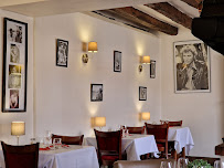 Atmosphère du Restaurant le village depuis 1975 à Maurepas - n°3