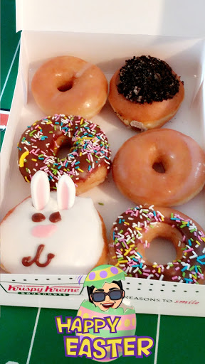 Bakery «Krispy Kreme Doughnuts», reviews and photos, 2900 S 108th St, Milwaukee, WI 53227, USA