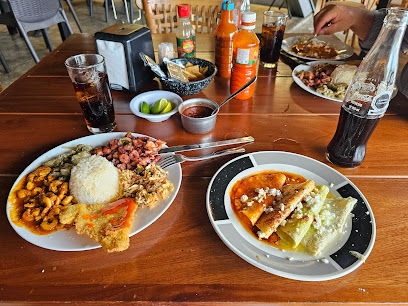 Restaurant El Atorón Río Tuxpan - Carr a la Barra Nte 85, La Calzada, 92773 Tuxpan de Rodríguez Cano, Ver., Mexico