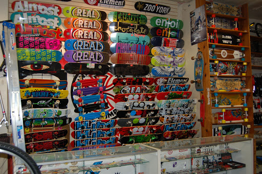 Bicycle Store «ADT Bike & Skate Shop (Arc De Triomphe Inc)», reviews and photos, 114-01 Jamaica Ave, Richmond Hill, NY 11418, USA