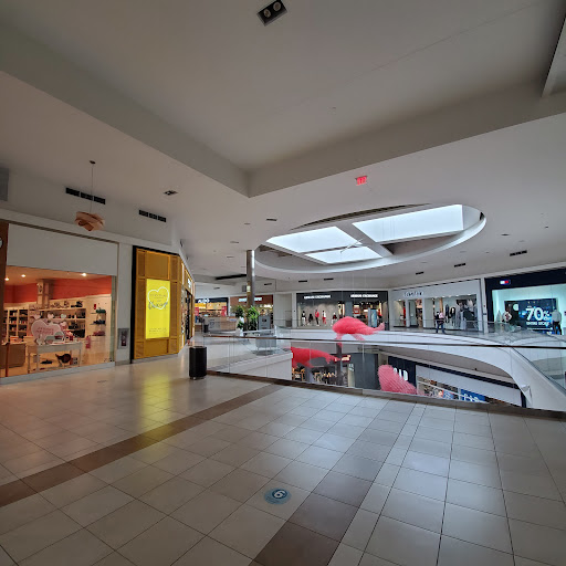 Shopping Mall «Fashion Outlets of Chicago», reviews and photos, 5220 Fashion Outlets Way, Rosemont, IL 60018, USA
