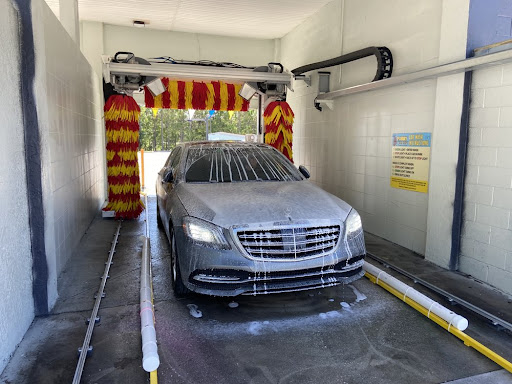 Bobby Big Suds Car Wash en Fort Myers