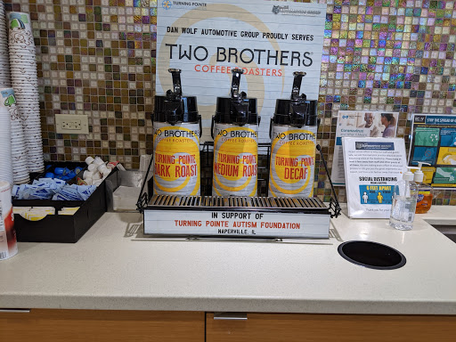 Toyota Dealer «Toyota of Naperville», reviews and photos, 1488 Ogden Ave, Naperville, IL 60540, USA