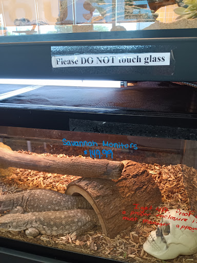 Pet Supply Store «House of Pets Inc», reviews and photos, 29500 Ford Rd, Garden City, MI 48135, USA