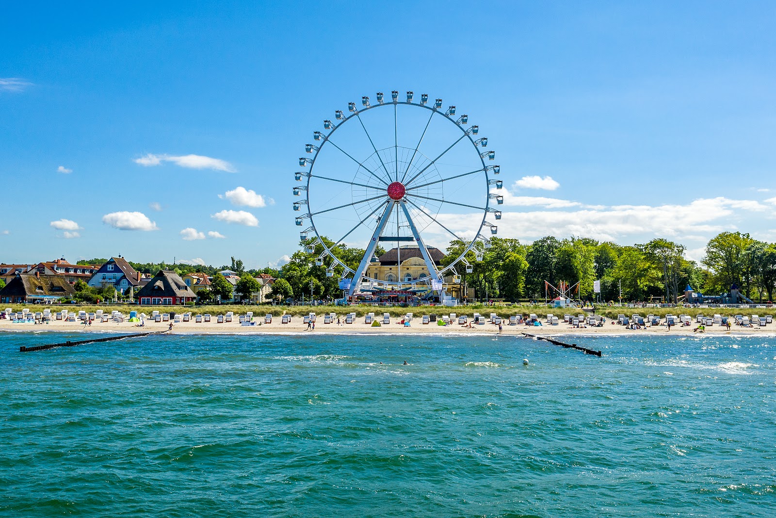 Kühlungsborn Plajı'in fotoğrafı düz ve uzun ile birlikte