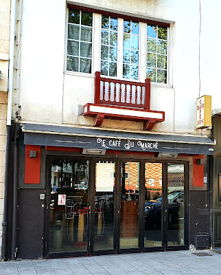 Le café du marché à Saint-Jean-de-Luz