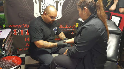 Tattoo Shop «VATO LOCO TATTOO STUDIO», reviews and photos, 1416 W Arkansas Ln, Arlington, TX 76013, USA