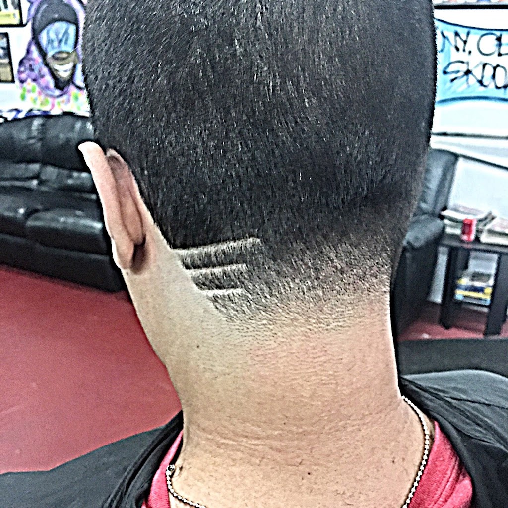 Bernie's Barber Shop 34606
