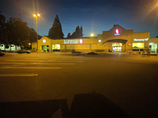 Grocery Store «Safeway», reviews and photos, 95 82nd Dr, Gladstone, OR 97027, USA