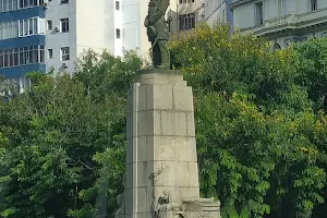Statue of Admiral Tamandaré image