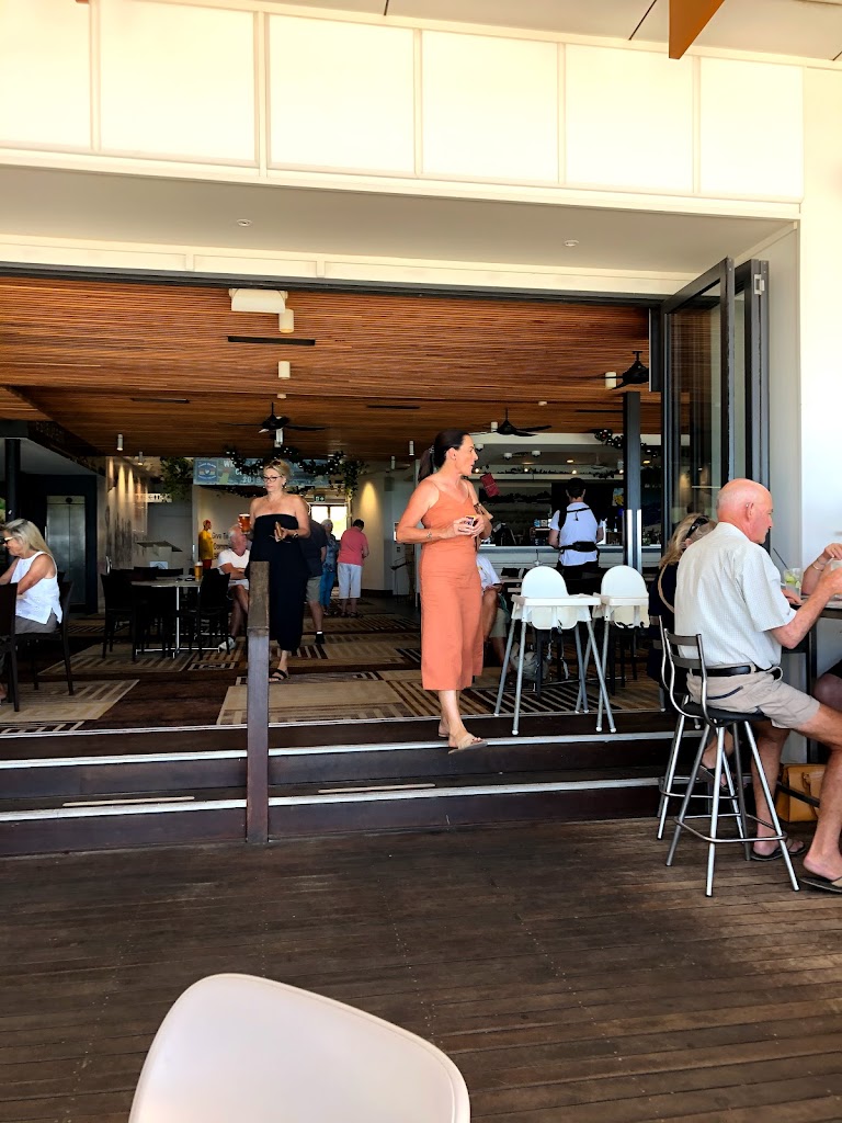 Restaurant & Bar at Noosa Heads Surf Club 4567