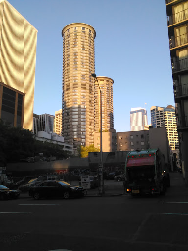 Movie Theater «Cinerama», reviews and photos, 2100 4th Ave, Seattle, WA 98121, USA